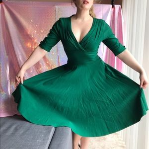Unique Vintage 1950s Emerald Fit & Flare Dress 💚